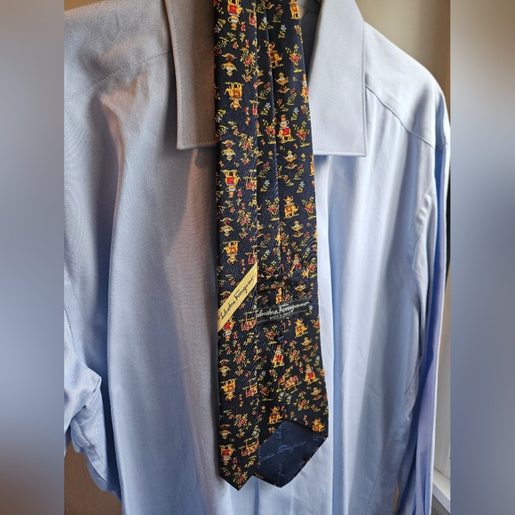 Salvatore Ferragamo mens navy blue and gold Elephant tie - Picture 6 of 10